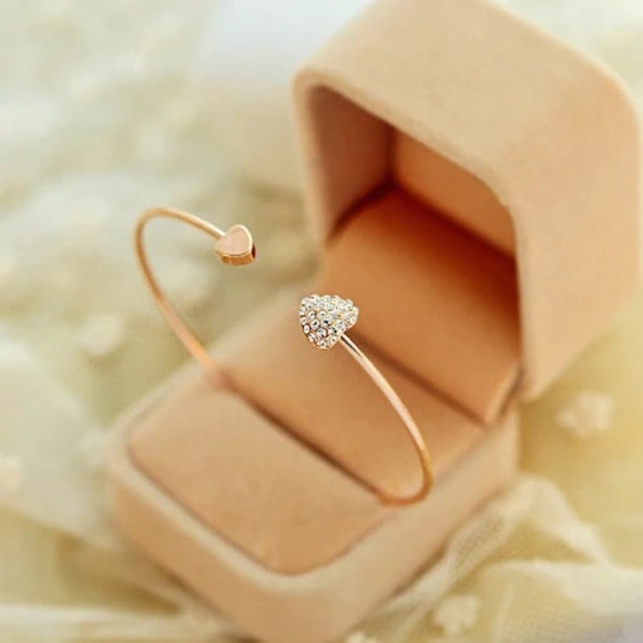 Jewelry - Double Heart Cuff Necklace